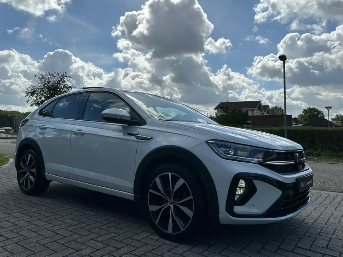 1.5 TSI R-Line I Pano I Ambiente I Camera I Navi I Digital Cockpit I DAB I 18 Inch