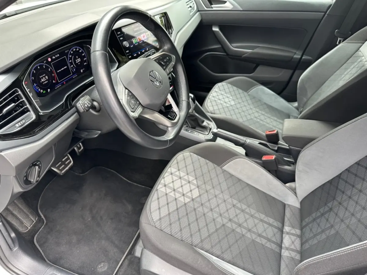 1.5 TSI R-Line I Pano I Ambiente I Camera I Navi I Digital Cockpit I DAB I 18 Inch