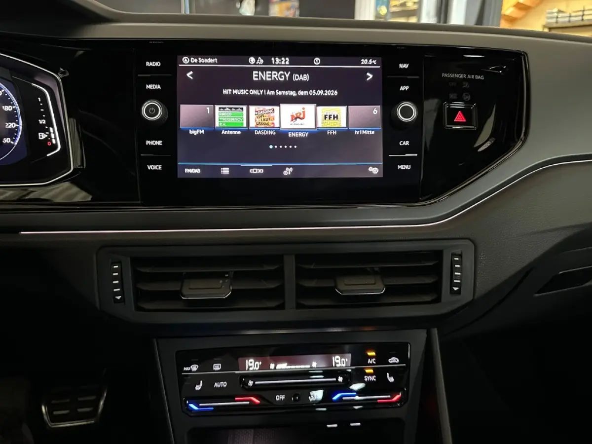 1.5 TSI R-Line I Pano I Ambiente I Camera I Navi I Digital Cockpit I DAB I 18 Inch