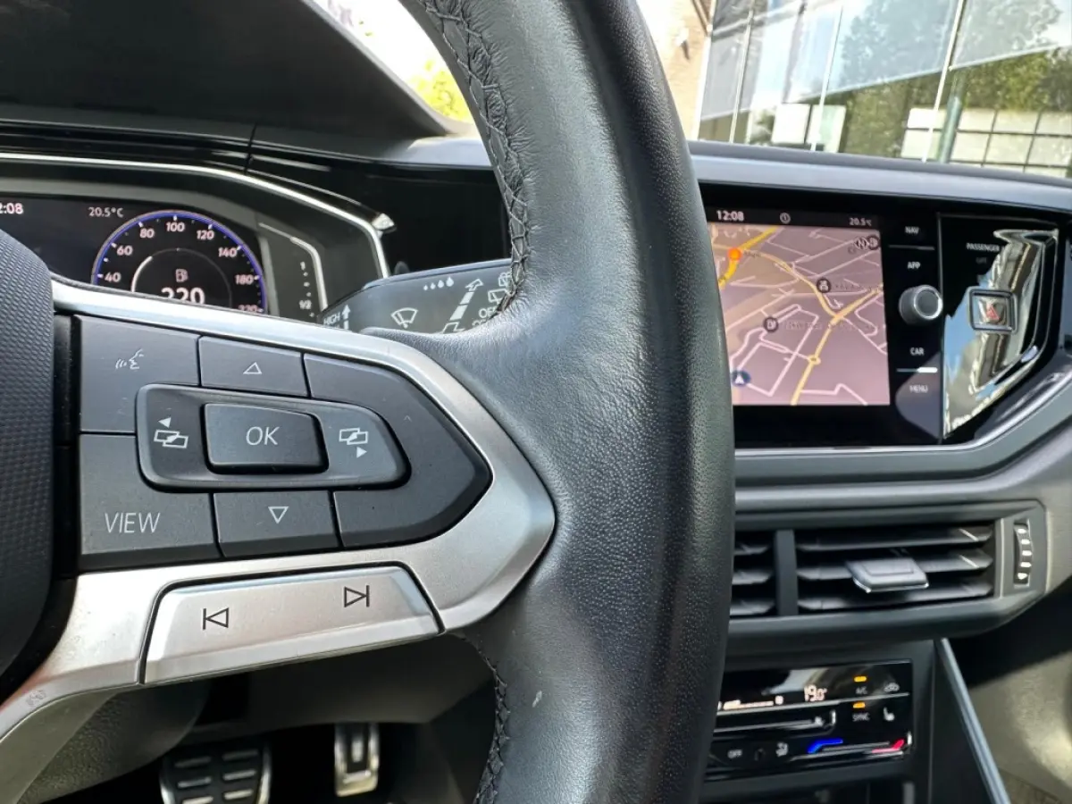 1.5 TSI R-Line I Pano I Ambiente I Camera I Navi I Digital Cockpit I DAB I 18 Inch