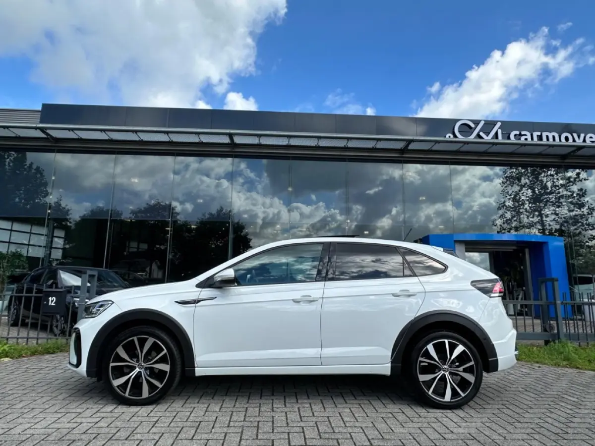 1.5 TSI R-Line I Pano I Ambiente I Camera I Navi I Digital Cockpit I DAB I 18 Inch