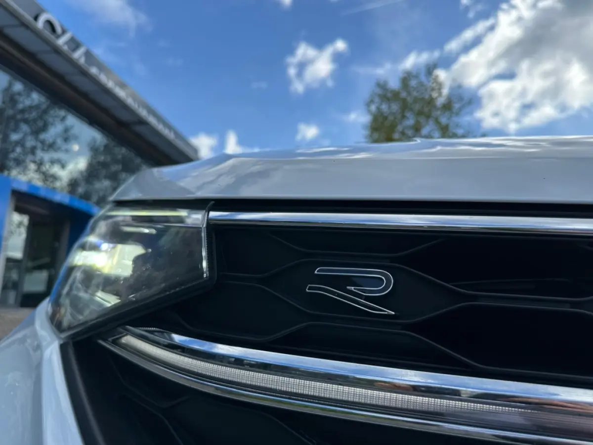 1.5 TSI R-Line I Pano I Ambiente I Camera I Navi I Digital Cockpit I DAB I 18 Inch