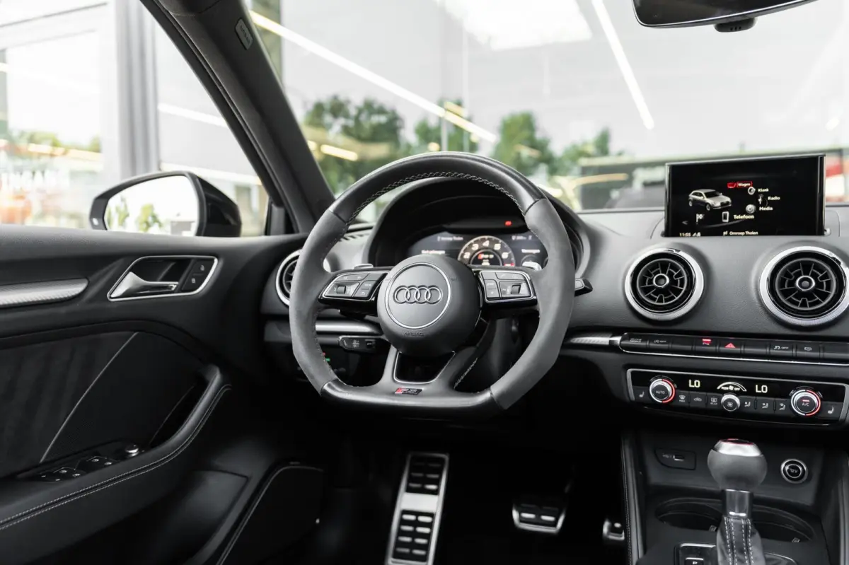 RS3 2.5 TFSI quattro Keramisch Eventuri Milltek Daza