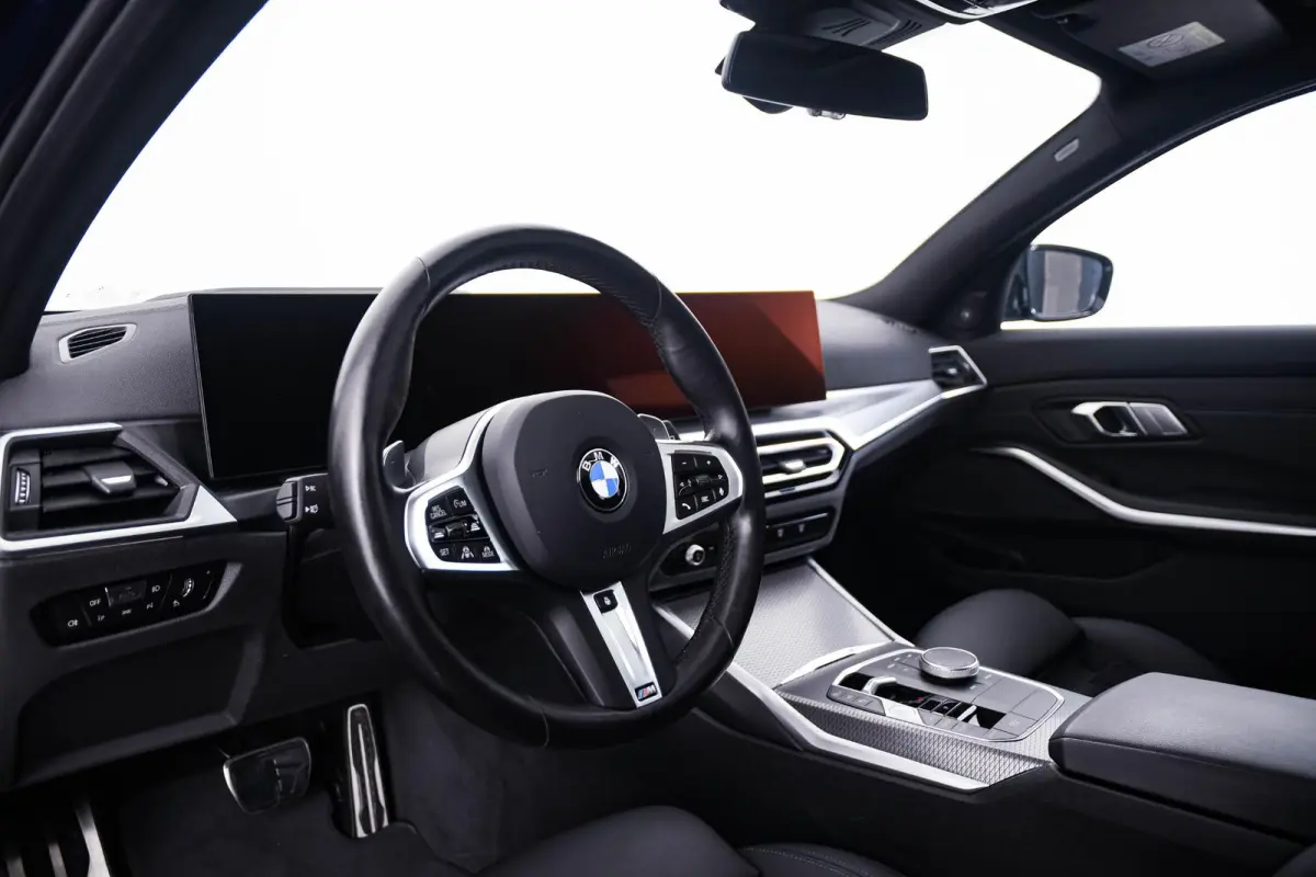 M340i xDrive Panoramadak - Driving Assistant Professional - Interieurvoorverwarming - Getinte/Geluiddempende Ruiten - Comfort Access - Harman Kardon - Parking Assistant Plus -