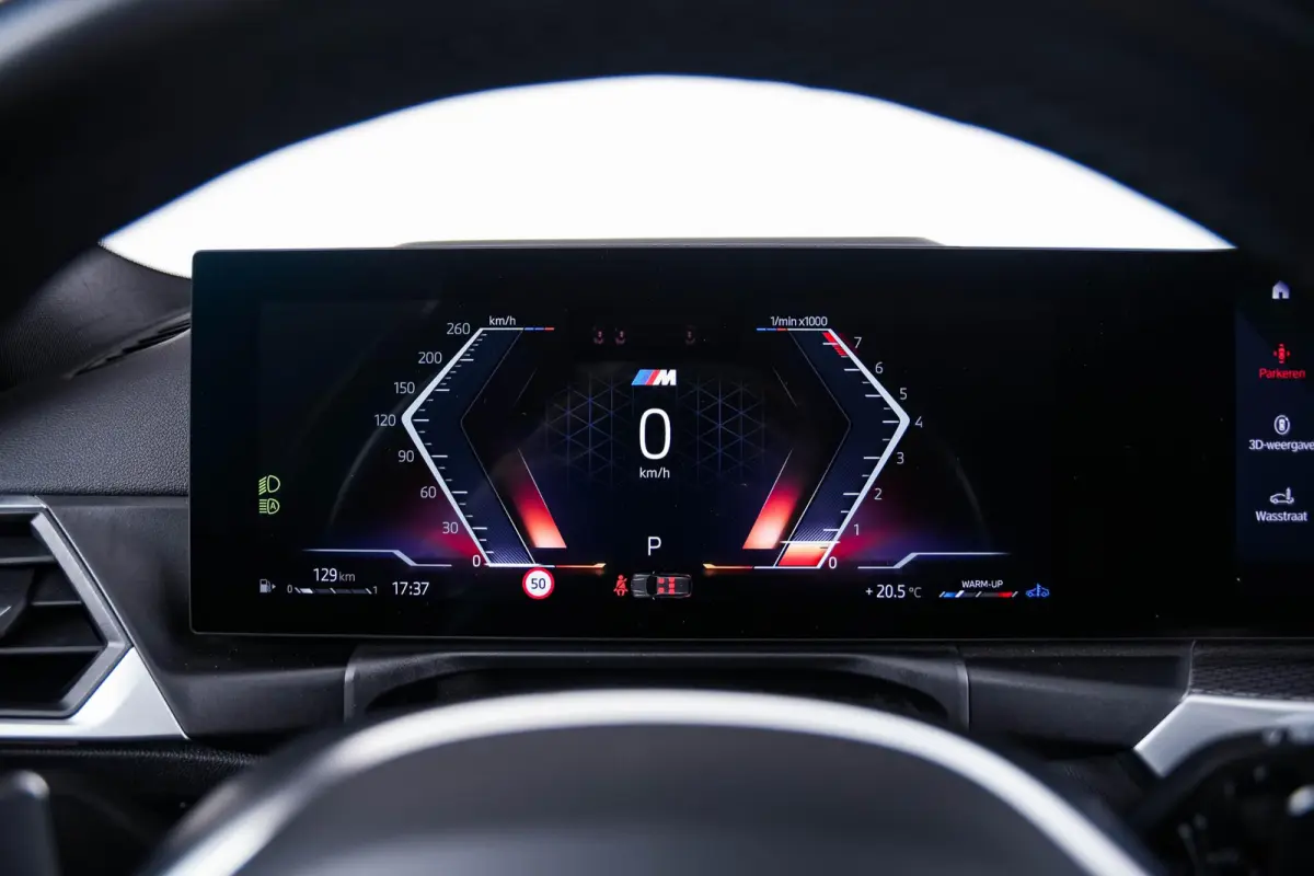 M340i xDrive Panoramadak - Driving Assistant Professional - Interieurvoorverwarming - Getinte/Geluiddempende Ruiten - Comfort Access - Harman Kardon - Parking Assistant Plus -