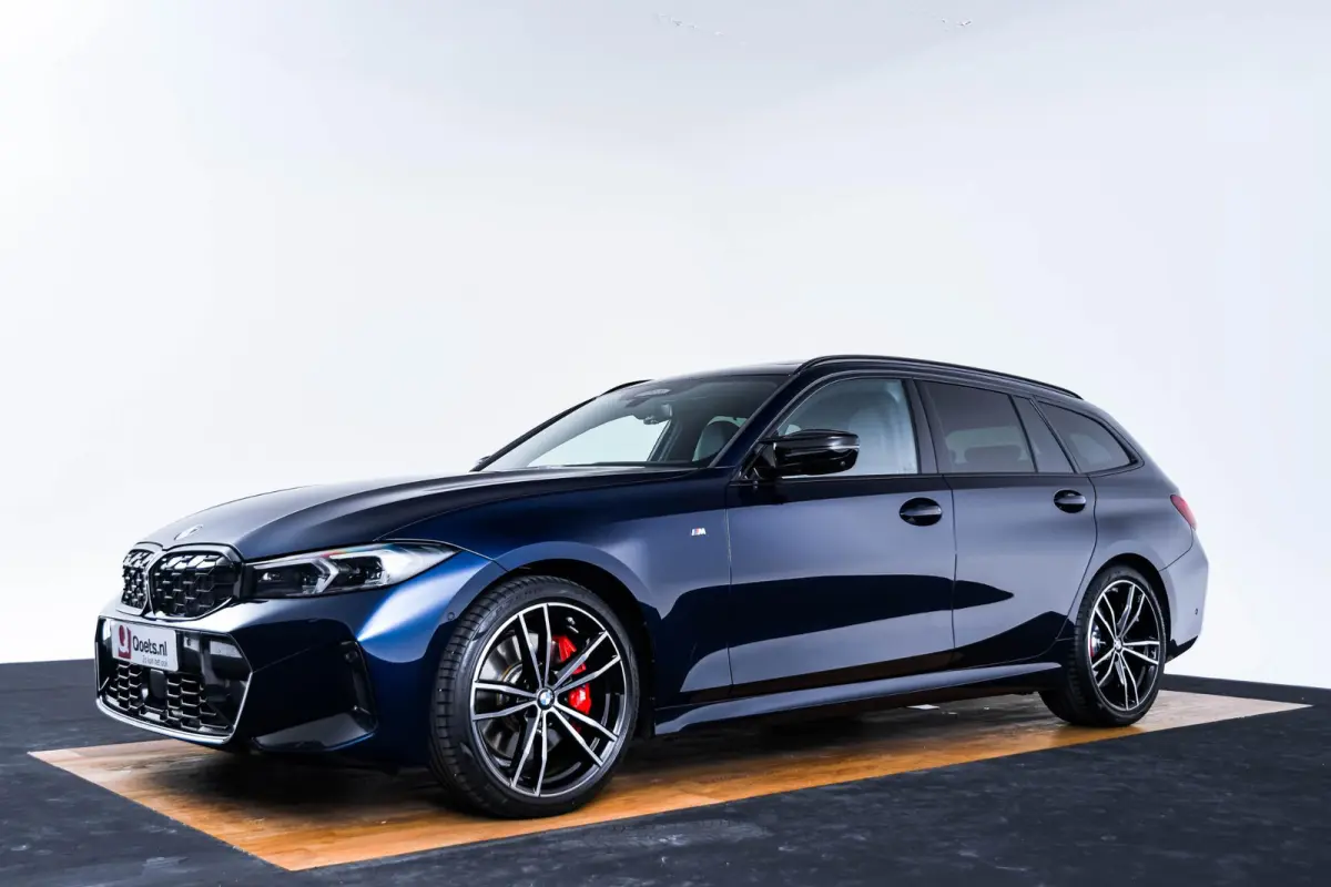 M340i xDrive Panoramadak - Driving Assistant Professional - Interieurvoorverwarming - Getinte/Geluiddempende Ruiten - Comfort Access - Harman Kardon - Parking Assistant Plus -