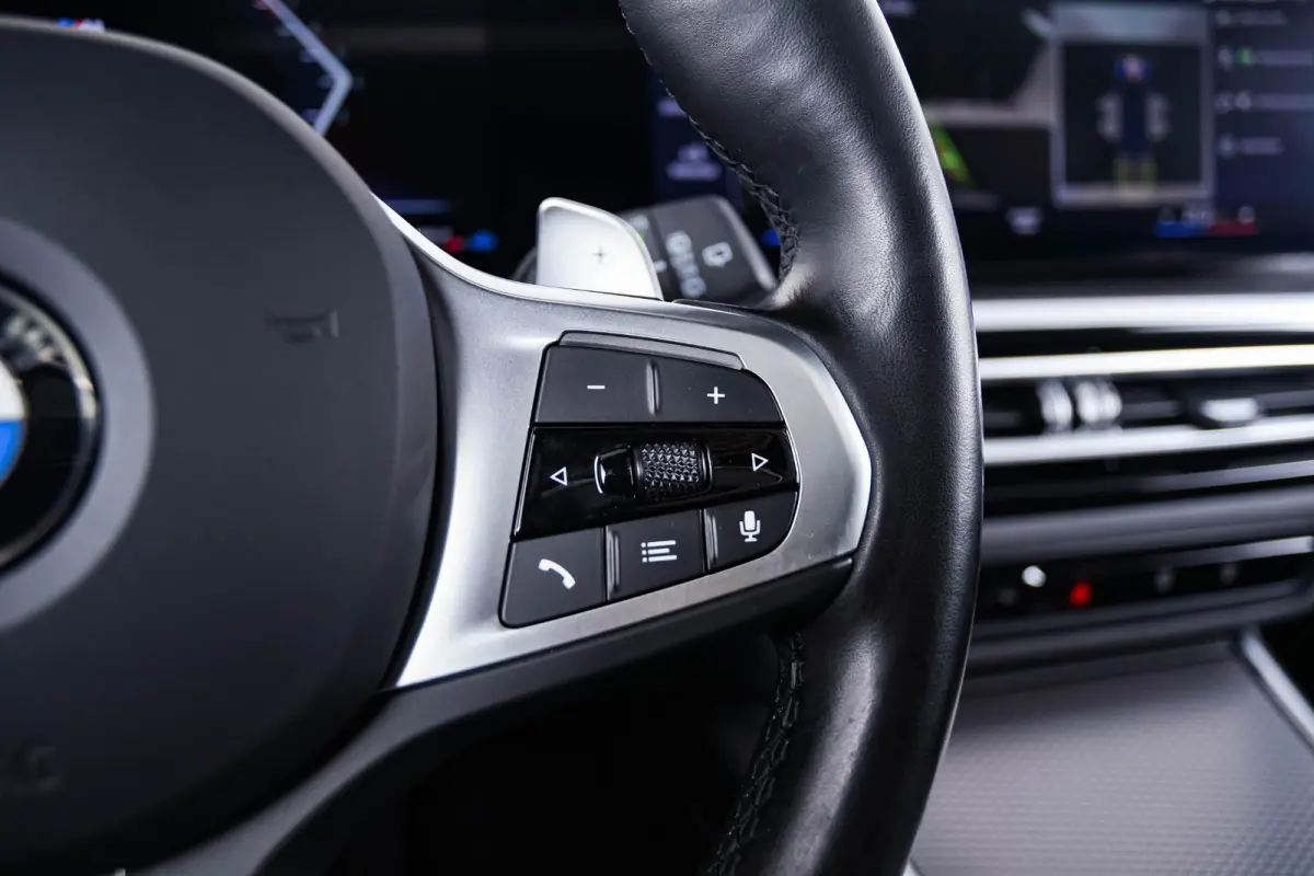 M340i xDrive Panoramadak - Driving Assistant Professional - Interieurvoorverwarming - Getinte/Geluiddempende Ruiten - Comfort Access - Harman Kardon - Parking Assistant Plus -
