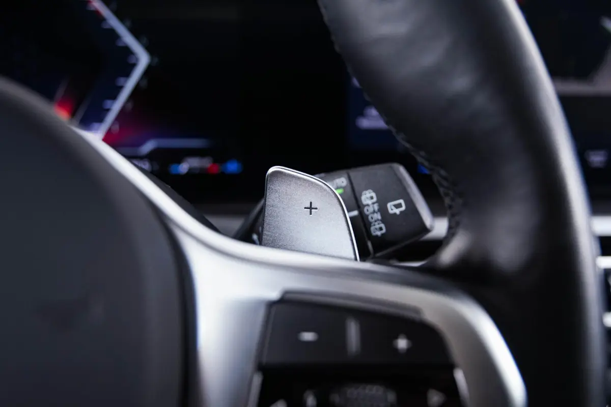 M340i xDrive Panoramadak - Driving Assistant Professional - Interieurvoorverwarming - Getinte/Geluiddempende Ruiten - Comfort Access - Harman Kardon - Parking Assistant Plus -