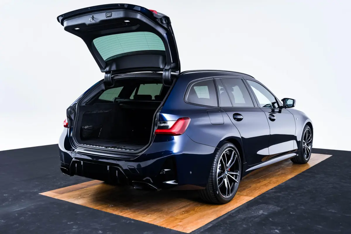 M340i xDrive Panoramadak - Driving Assistant Professional - Interieurvoorverwarming - Getinte/Geluiddempende Ruiten - Comfort Access - Harman Kardon - Parking Assistant Plus -