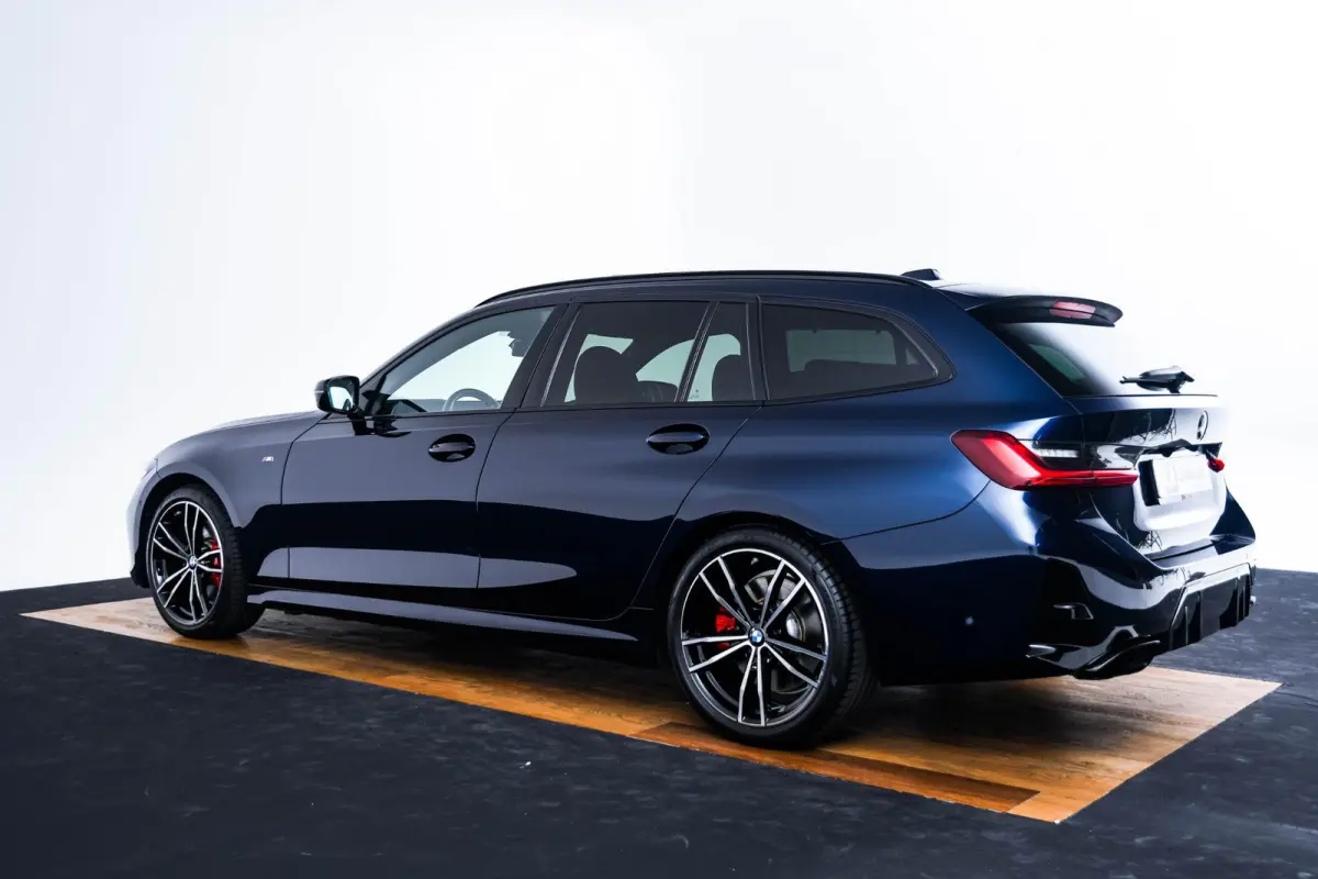 M340i xDrive Panoramadak - Driving Assistant Professional - Interieurvoorverwarming - Getinte/Geluiddempende Ruiten - Comfort Access - Harman Kardon - Parking Assistant Plus -