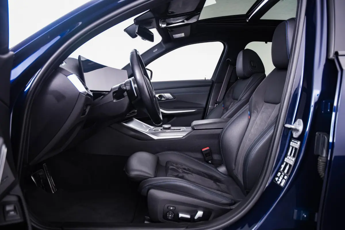 M340i xDrive Panoramadak - Driving Assistant Professional - Interieurvoorverwarming - Getinte/Geluiddempende Ruiten - Comfort Access - Harman Kardon - Parking Assistant Plus -
