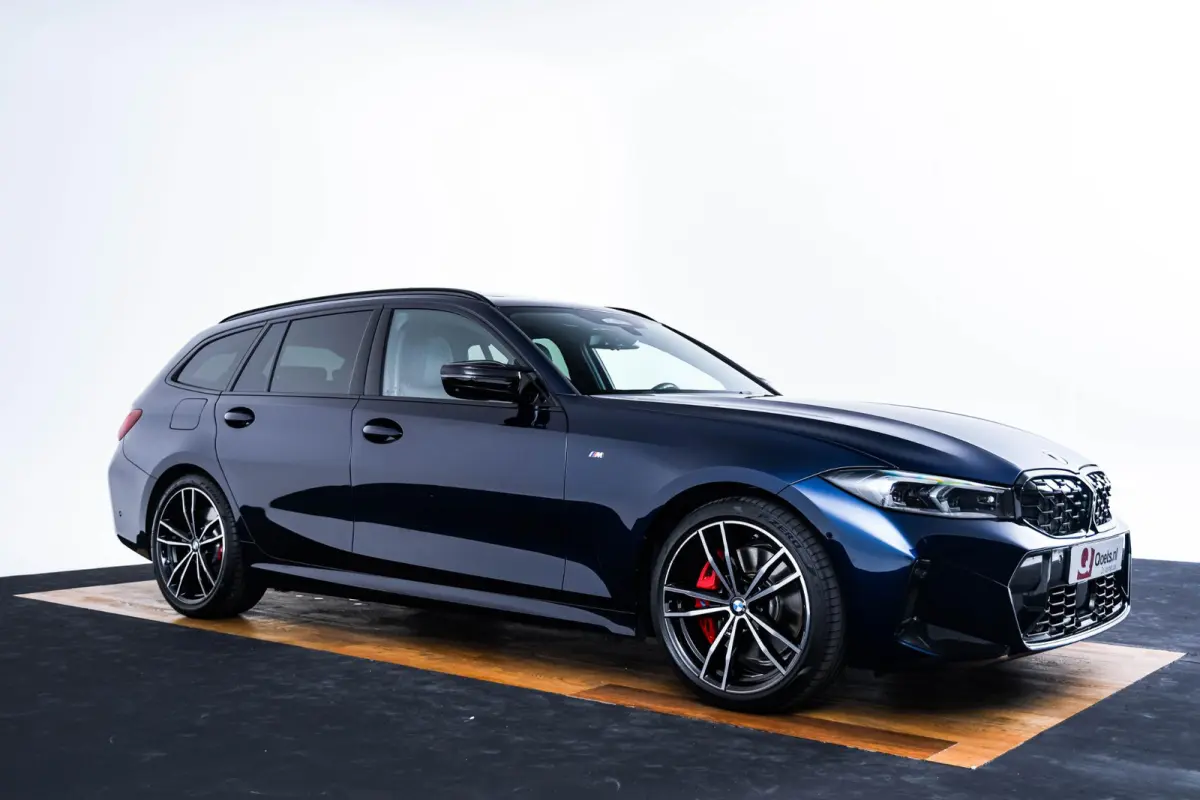 M340i xDrive Panoramadak - Driving Assistant Professional - Interieurvoorverwarming - Getinte/Geluiddempende Ruiten - Comfort Access - Harman Kardon - Parking Assistant Plus -
