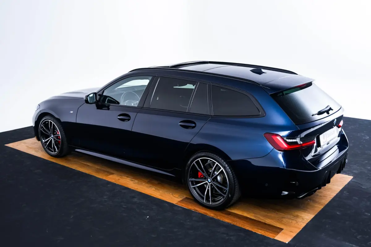 M340i xDrive Panoramadak - Driving Assistant Professional - Interieurvoorverwarming - Getinte/Geluiddempende Ruiten - Comfort Access - Harman Kardon - Parking Assistant Plus -