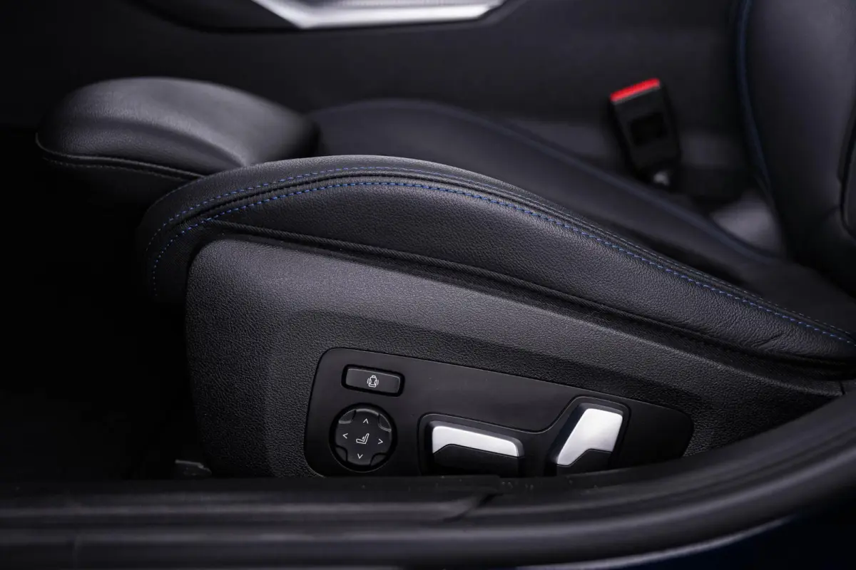 M340i xDrive Panoramadak - Driving Assistant Professional - Interieurvoorverwarming - Getinte/Geluiddempende Ruiten - Comfort Access - Harman Kardon - Parking Assistant Plus -