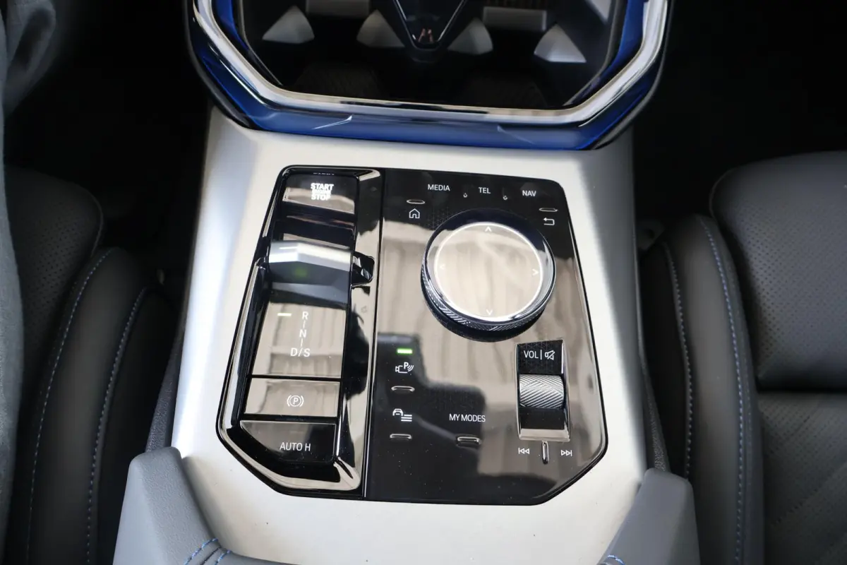 30e xDrive | M Sport Pro | Premium Pack | Professional Pack | Comfort Pack | elektrisch glazen panorama-dak