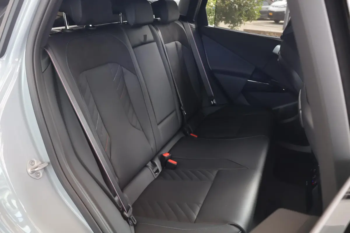 30e xDrive | M Sport Pro | Premium Pack | Professional Pack | Comfort Pack | elektrisch glazen panorama-dak