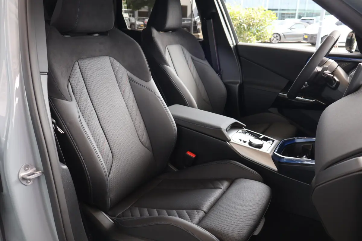 30e xDrive | M Sport Pro | Premium Pack | Professional Pack | Comfort Pack | elektrisch glazen panorama-dak
