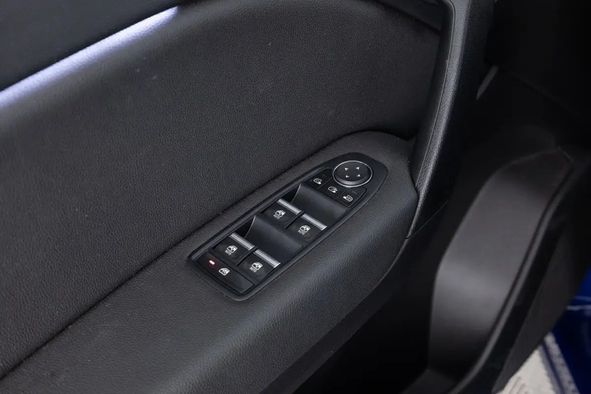 1.6 E-Tech Plug-in Hybrid 160 Intens | Half LEDER | NAVI | ECC | LED