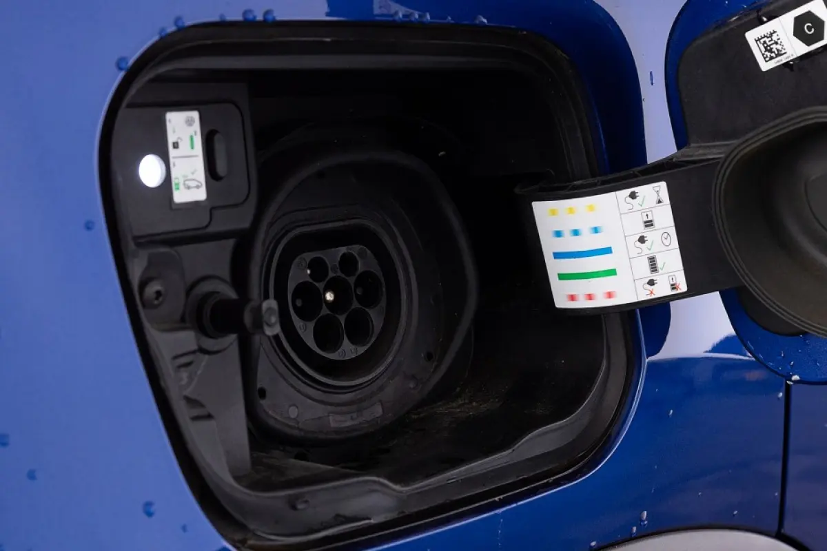 1.6 E-Tech Plug-in Hybrid 160 Intens | Half LEDER | NAVI | ECC | LED