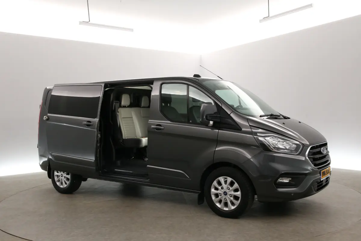 2.0 TDCI L2H1 Limited 170PK | Dubbele Cabine | Automaat | Airco | Camera | Cruise | 2xSchuifdeur | Trekhaak | Carplay | Parkeersens.