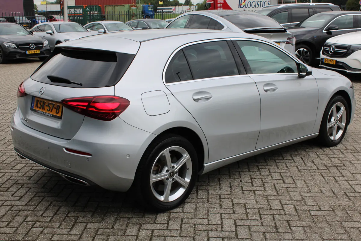 250e AUT8 Luxury Line DISTRONIC <<FACELIFT>>