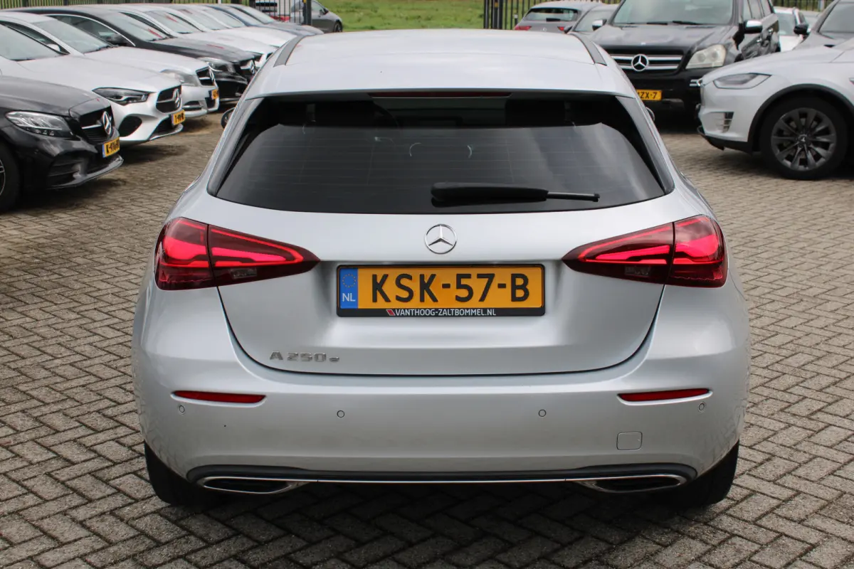 250e AUT8 Luxury Line DISTRONIC <<FACELIFT>>