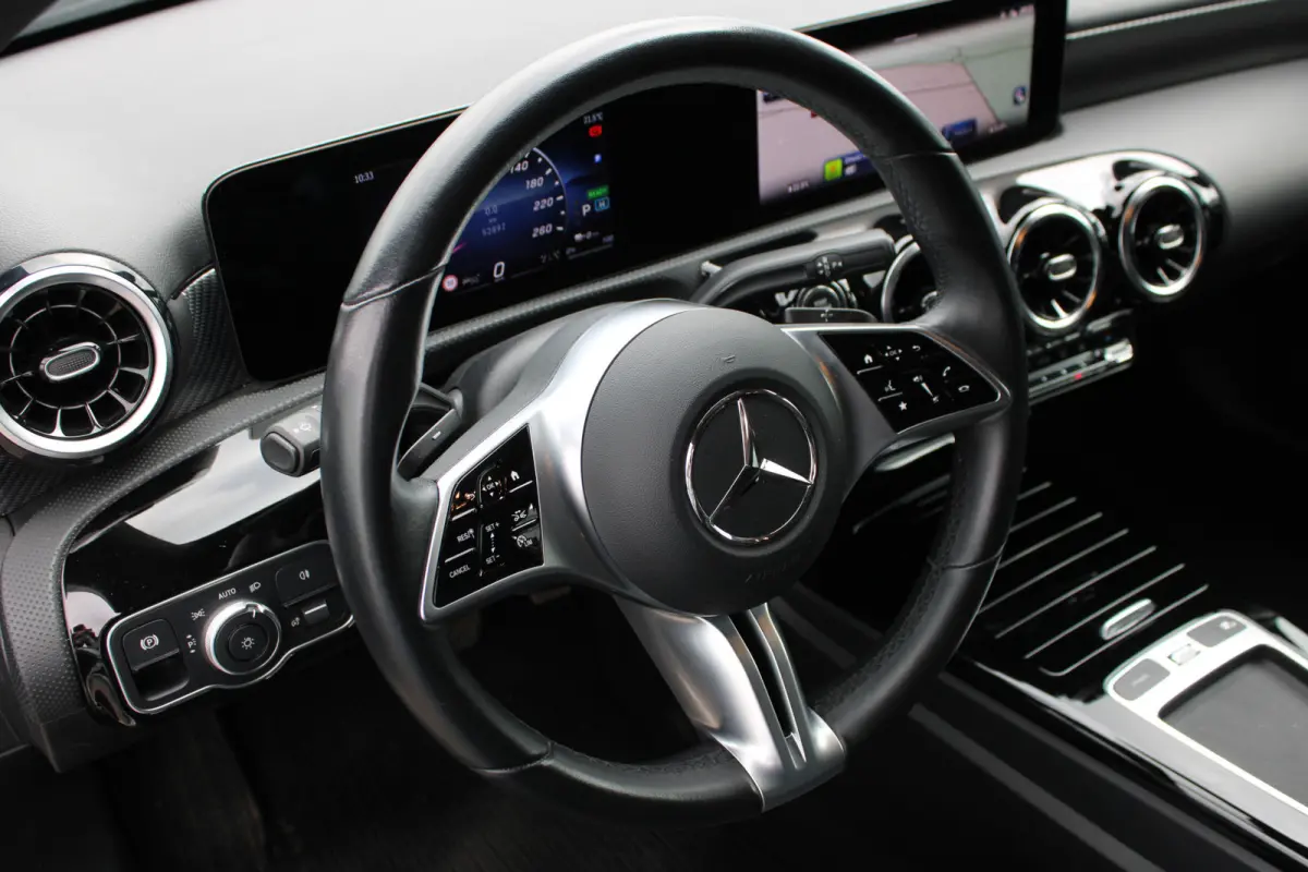 250e AUT8 Luxury Line DISTRONIC <<FACELIFT>>