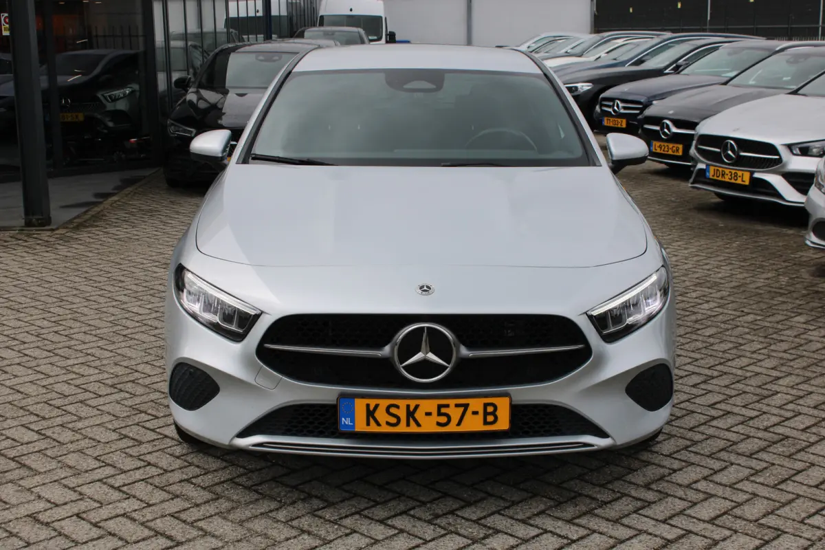 250e AUT8 Luxury Line DISTRONIC <<FACELIFT>>