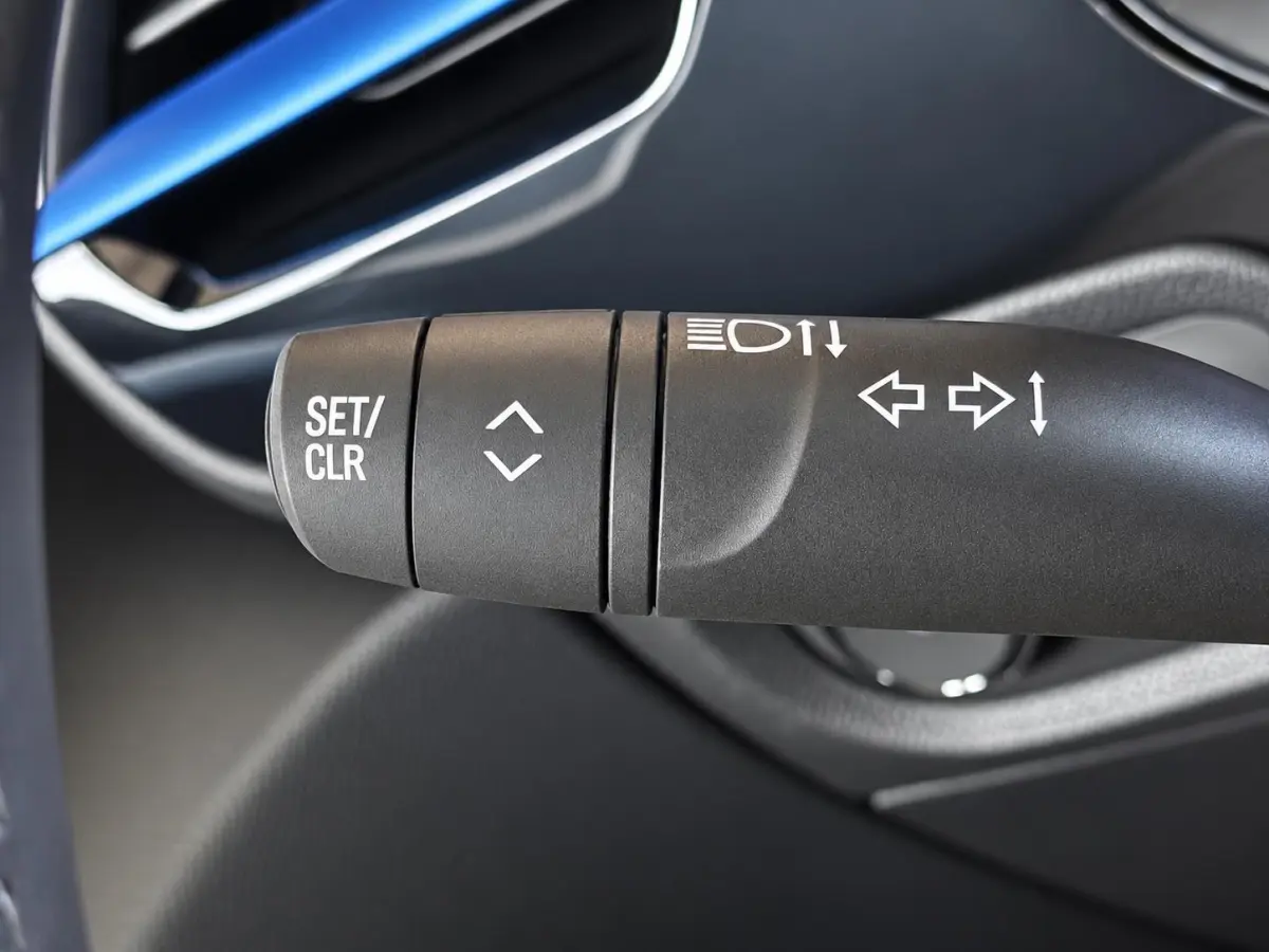 1.2 Turbo 100pk Facelift Navigatie By App Wireless Stoel en Stuurverwarming Parkeersensoren Airco Cruise Control Vertigo Black Roof  LMV Android Auto