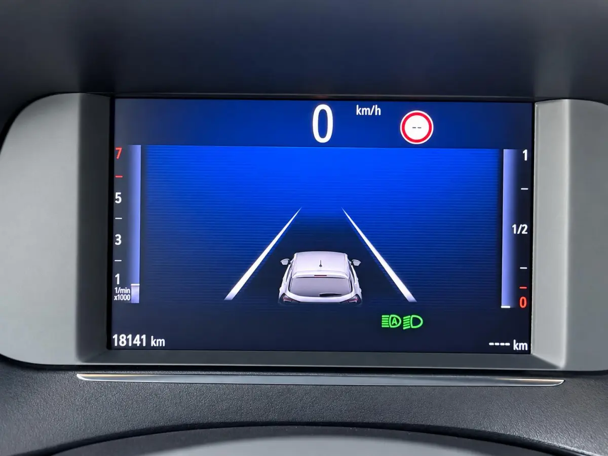 1.2 Turbo 100pk Facelift Navigatie By App Wireless Stoel en Stuurverwarming Parkeersensoren Airco Cruise Control Vertigo Black Roof  LMV Android Auto