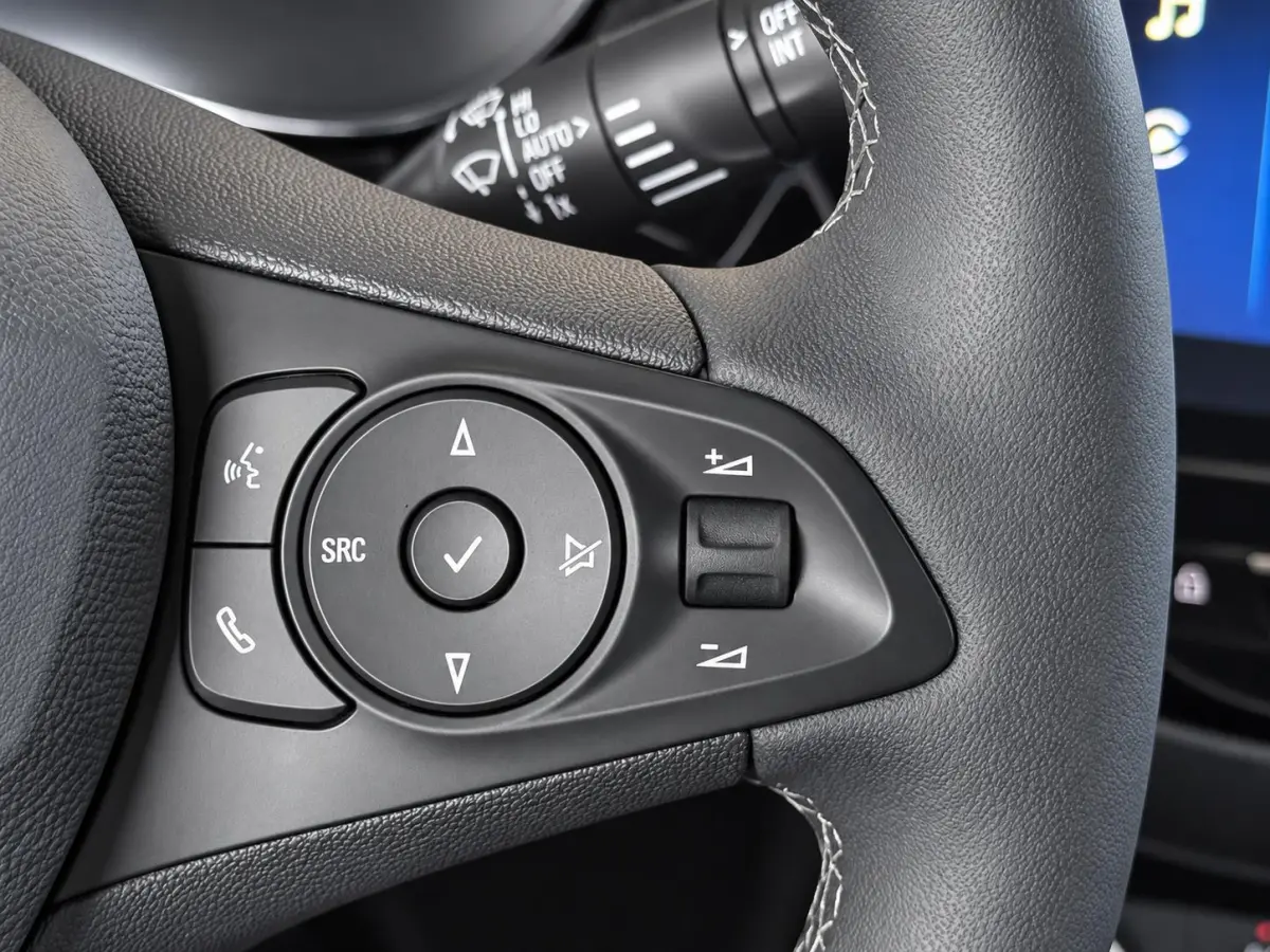 1.2 Turbo 100pk Facelift Navigatie By App Wireless Stoel en Stuurverwarming Parkeersensoren Airco Cruise Control Vertigo Black Roof  LMV Android Auto