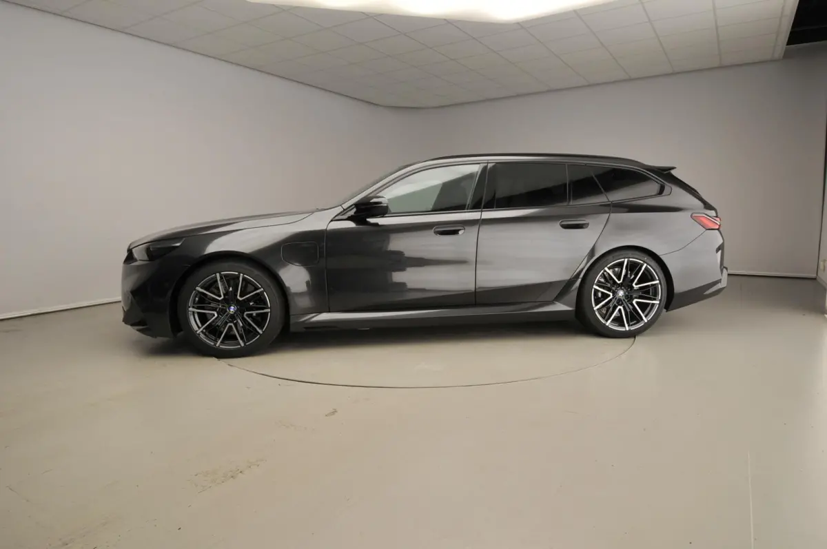 Touring Panoramadak / Trekhaak / Bowers & Wilkins / Driving assist prof / Getint glas / Alu wielen 20/21 inch