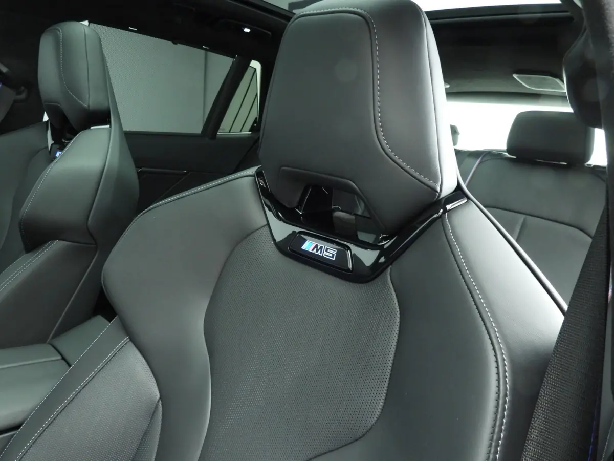 Touring Panoramadak / Trekhaak / Bowers & Wilkins / Driving assist prof / Getint glas / Alu wielen 20/21 inch