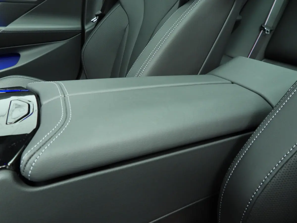 Touring Panoramadak / Trekhaak / Bowers & Wilkins / Driving assist prof / Getint glas / Alu wielen 20/21 inch
