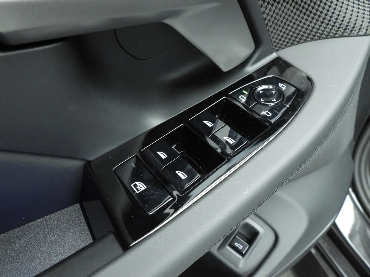 Touring Panoramadak / Trekhaak / Bowers & Wilkins / Driving assist prof / Getint glas / Alu wielen 20/21 inch