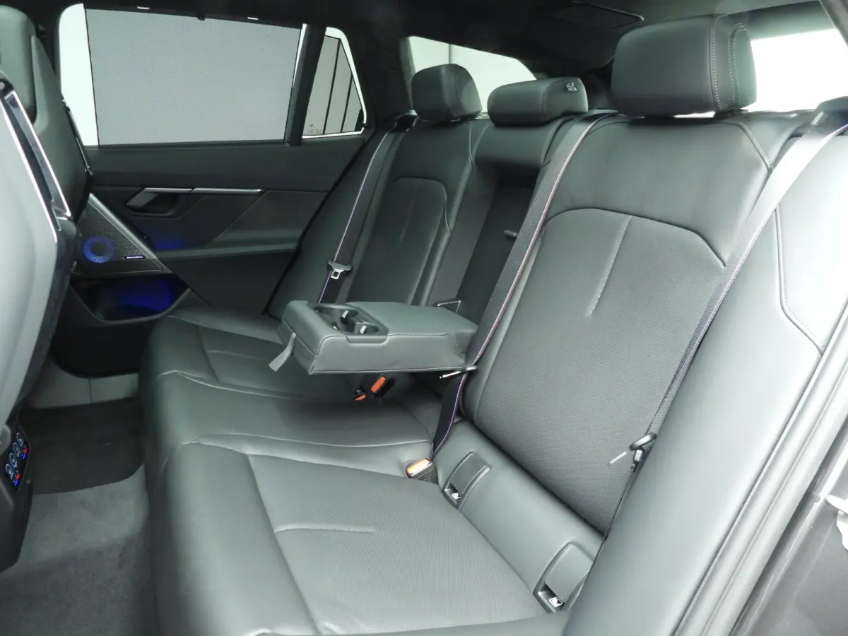 Touring Panoramadak / Trekhaak / Bowers & Wilkins / Driving assist prof / Getint glas / Alu wielen 20/21 inch