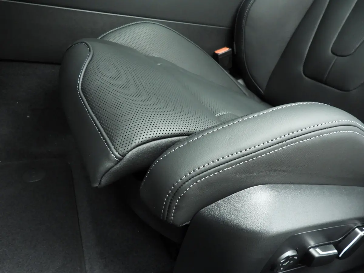 Touring Panoramadak / Trekhaak / Bowers & Wilkins / Driving assist prof / Getint glas / Alu wielen 20/21 inch