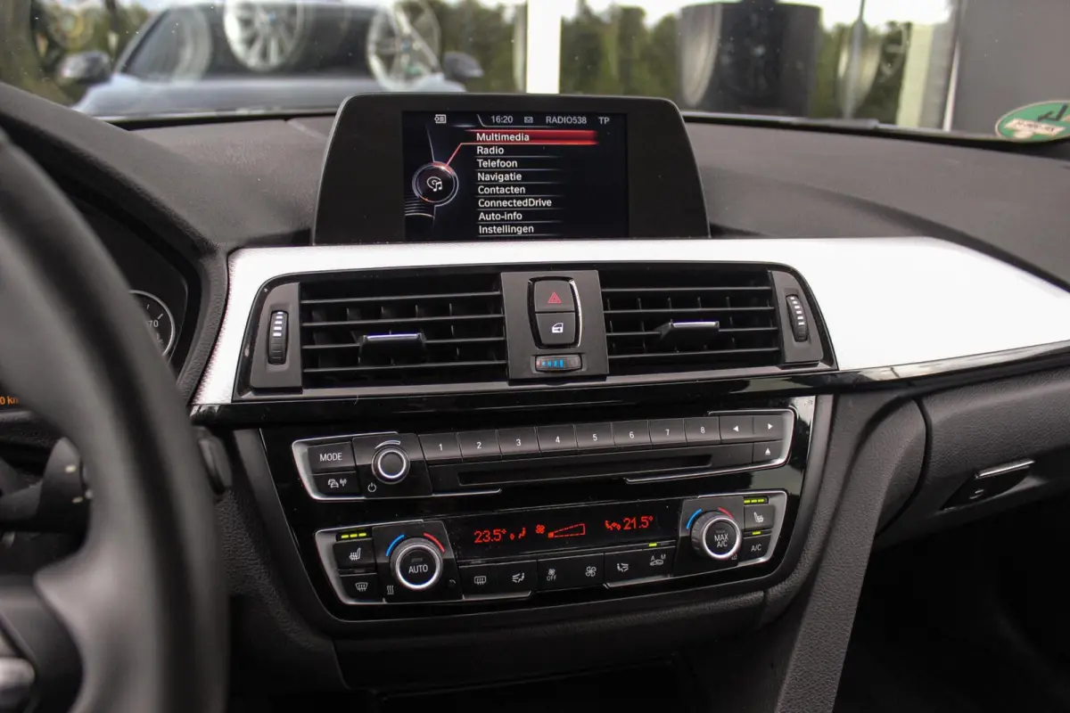 420i High Executive M Sport | Innovation pakket | Head-up display | LED adaptief | HiFi audio | Keyless entry | Shadow Line | Grootlichtassistent | Stoelverwarming
