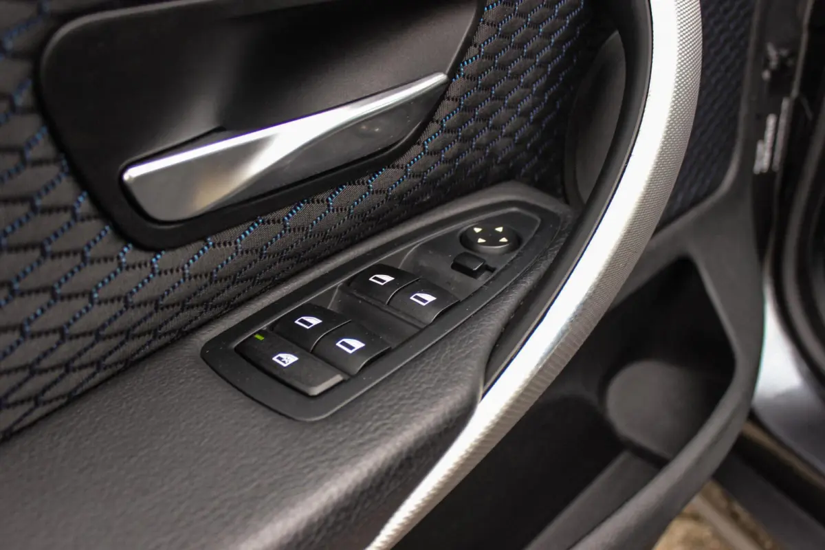 420i High Executive M Sport | Innovation pakket | Head-up display | LED adaptief | HiFi audio | Keyless entry | Shadow Line | Grootlichtassistent | Stoelverwarming