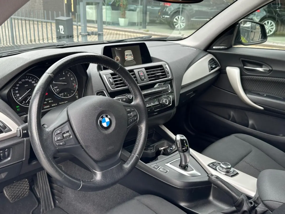 118i Corporate Lease Executive | Automaat | Navi | Cruise | LED