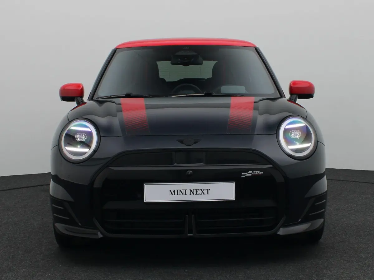 3 deurs SE John Cooper Works + Pakket XL + Stuurwielrand Verwarmd + Panoramadak + Driving Assistant Plus + Harman Kardon + 18''