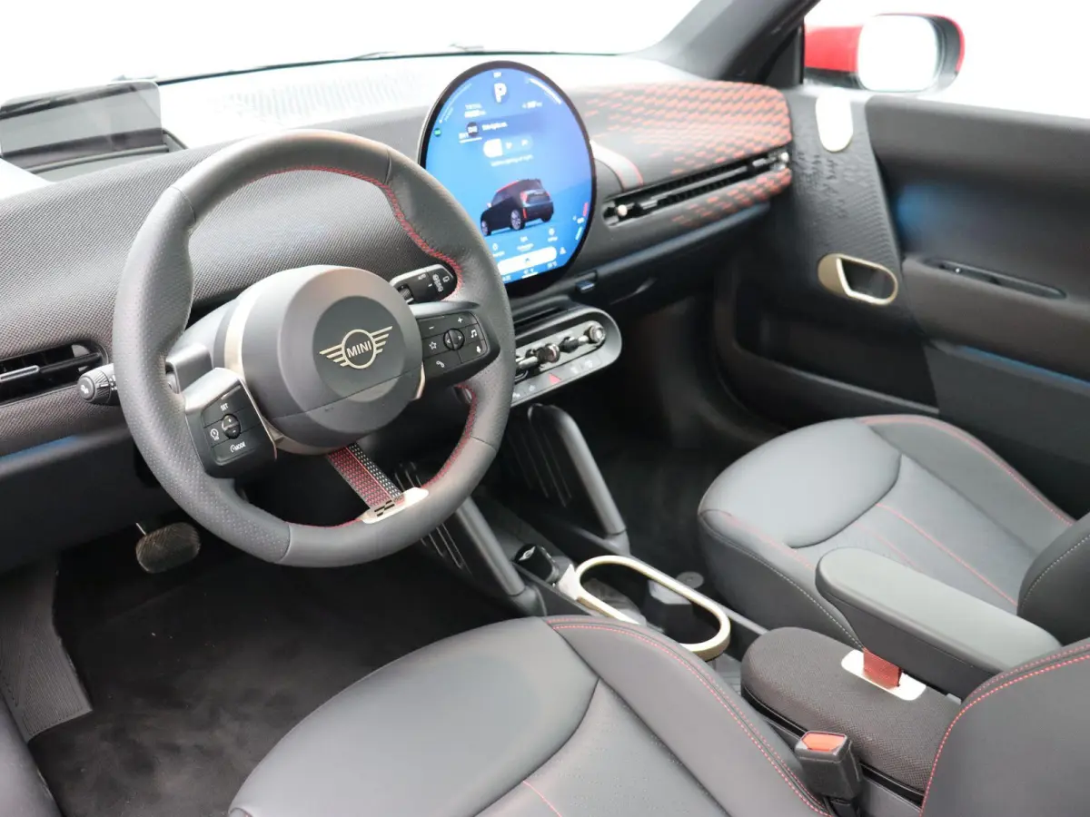 3 deurs SE John Cooper Works + Pakket XL + Stuurwielrand Verwarmd + Panoramadak + Driving Assistant Plus + Harman Kardon + 18''