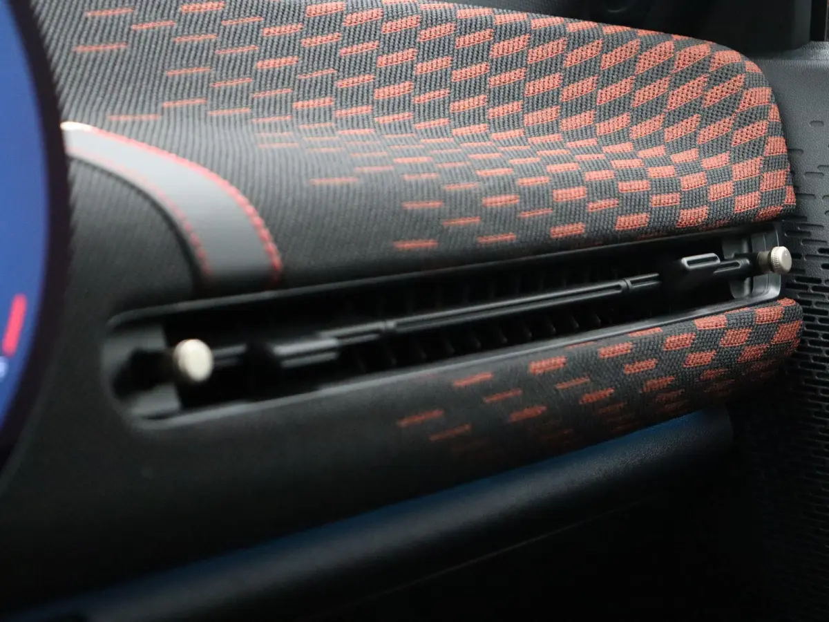 3 deurs SE John Cooper Works + Pakket XL + Stuurwielrand Verwarmd + Panoramadak + Driving Assistant Plus + Harman Kardon + 18''