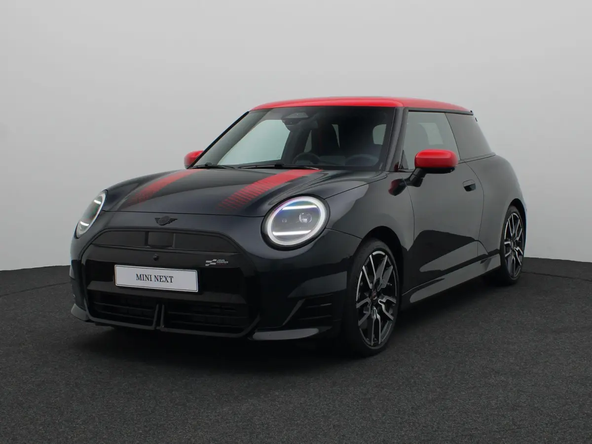 3 deurs SE John Cooper Works + Pakket XL + Stuurwielrand Verwarmd + Panoramadak + Driving Assistant Plus + Harman Kardon + 18''