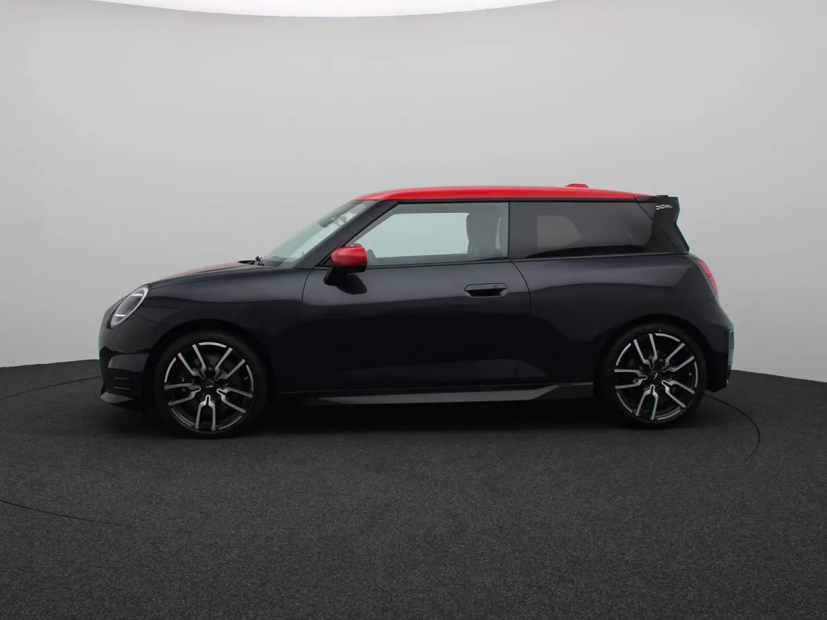 3 deurs SE John Cooper Works + Pakket XL + Stuurwielrand Verwarmd + Panoramadak + Driving Assistant Plus + Harman Kardon + 18''