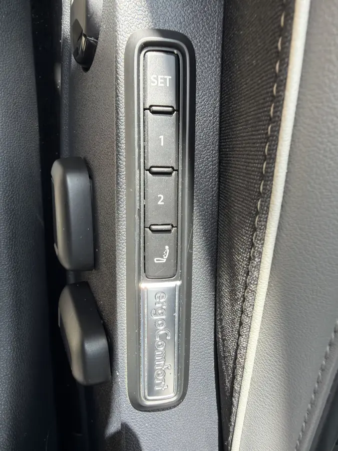 eHybrid 218PK DSG ELEGANCE BUSINESS LEDER/VIRTUAL/CAMERA