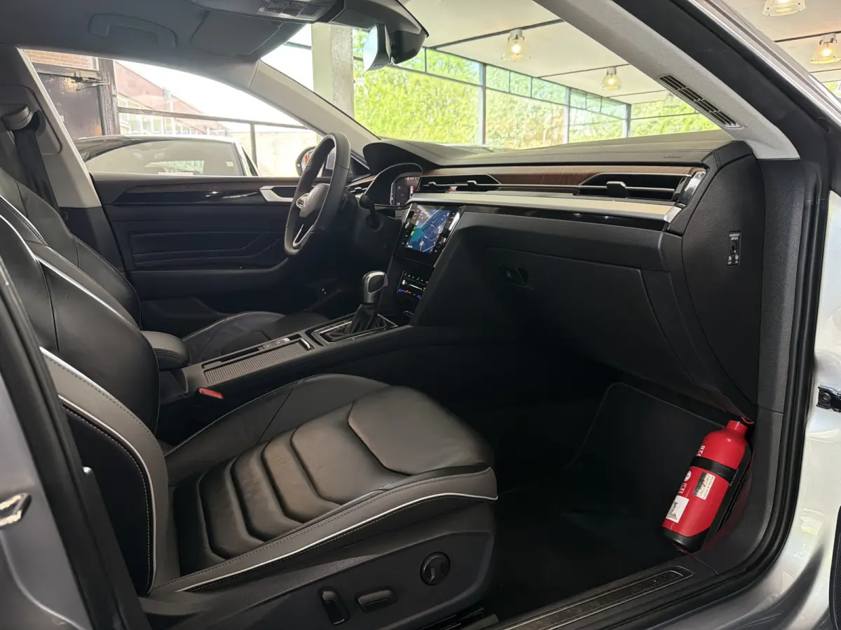 eHybrid 218PK DSG ELEGANCE BUSINESS LEDER/VIRTUAL/CAMERA
