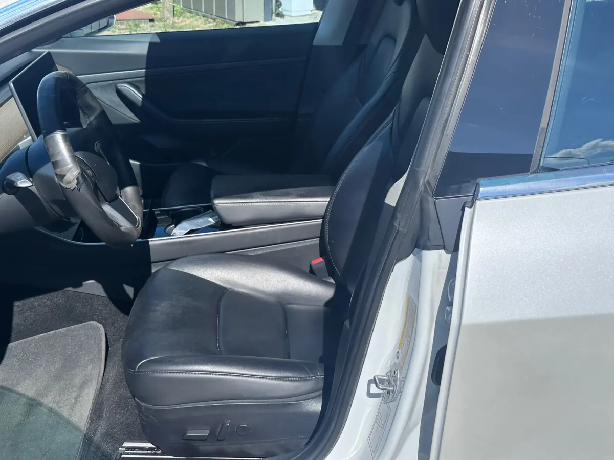 Standard RWD Plus 60 kWh DEALER OND 1 EIGENAAR