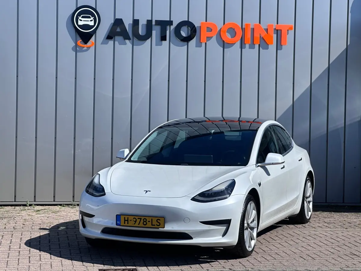 Standard RWD Plus 60 kWh DEALER OND 1 EIGENAAR