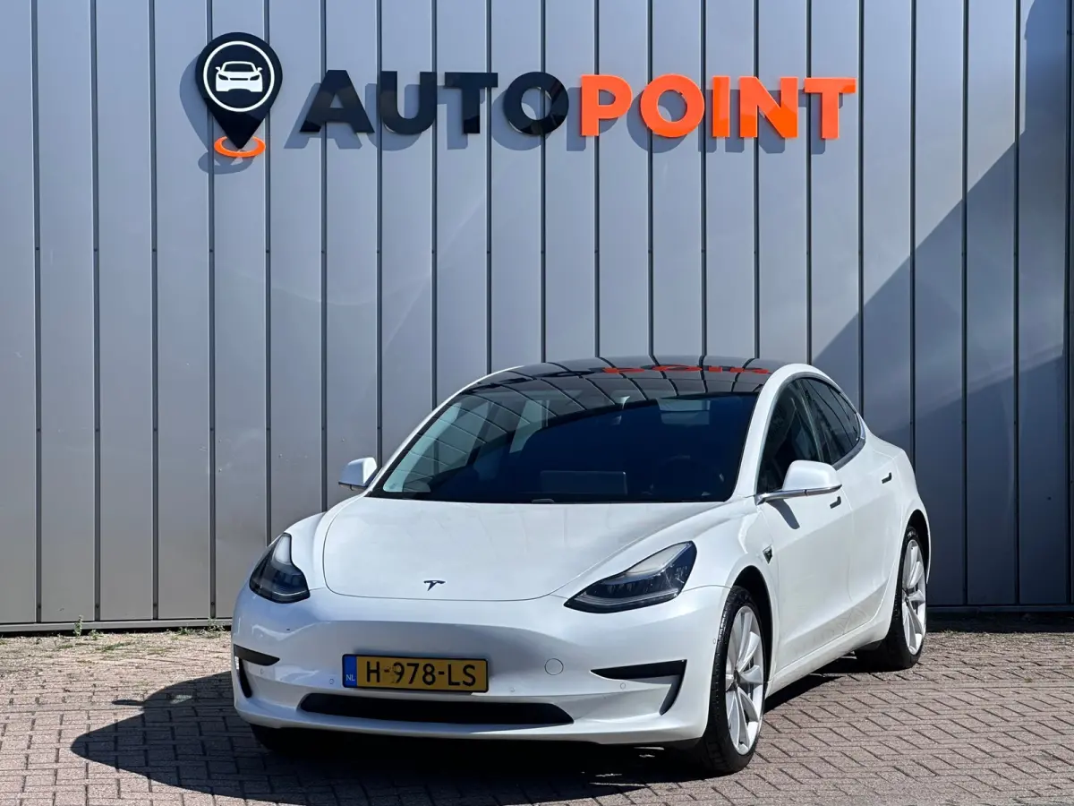 Standard RWD Plus 60 kWh DEALER OND 1 EIGENAAR